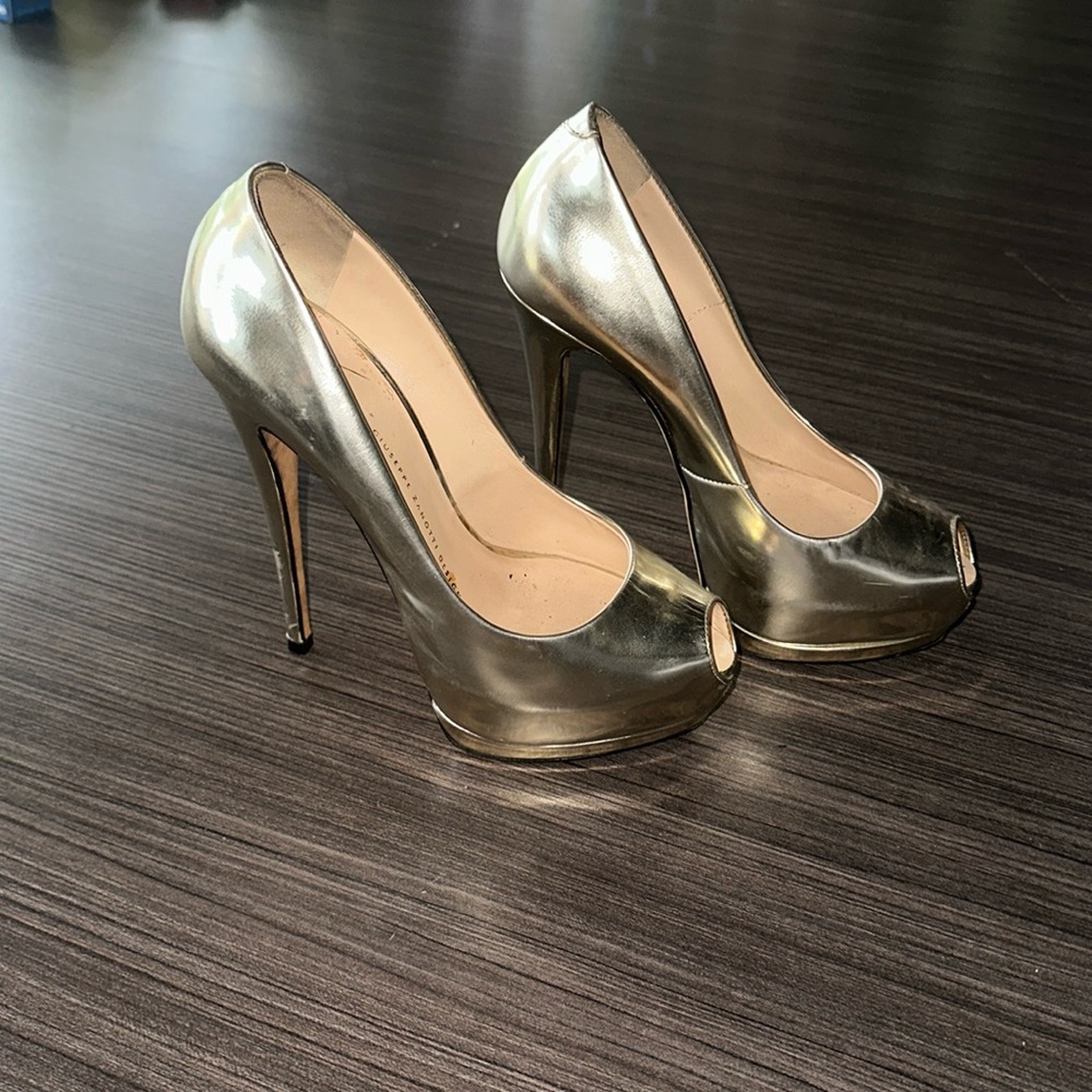 Giuseppe Zanotti Metallic Gold Leather Peep Toe Platform Pumps Size 38
